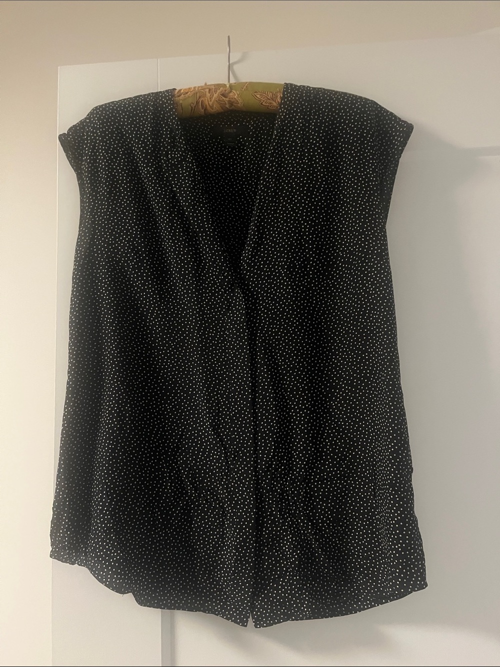 100% Silk J Crew Black Polka Dot V-Neck Cap-Sleeve Blouse